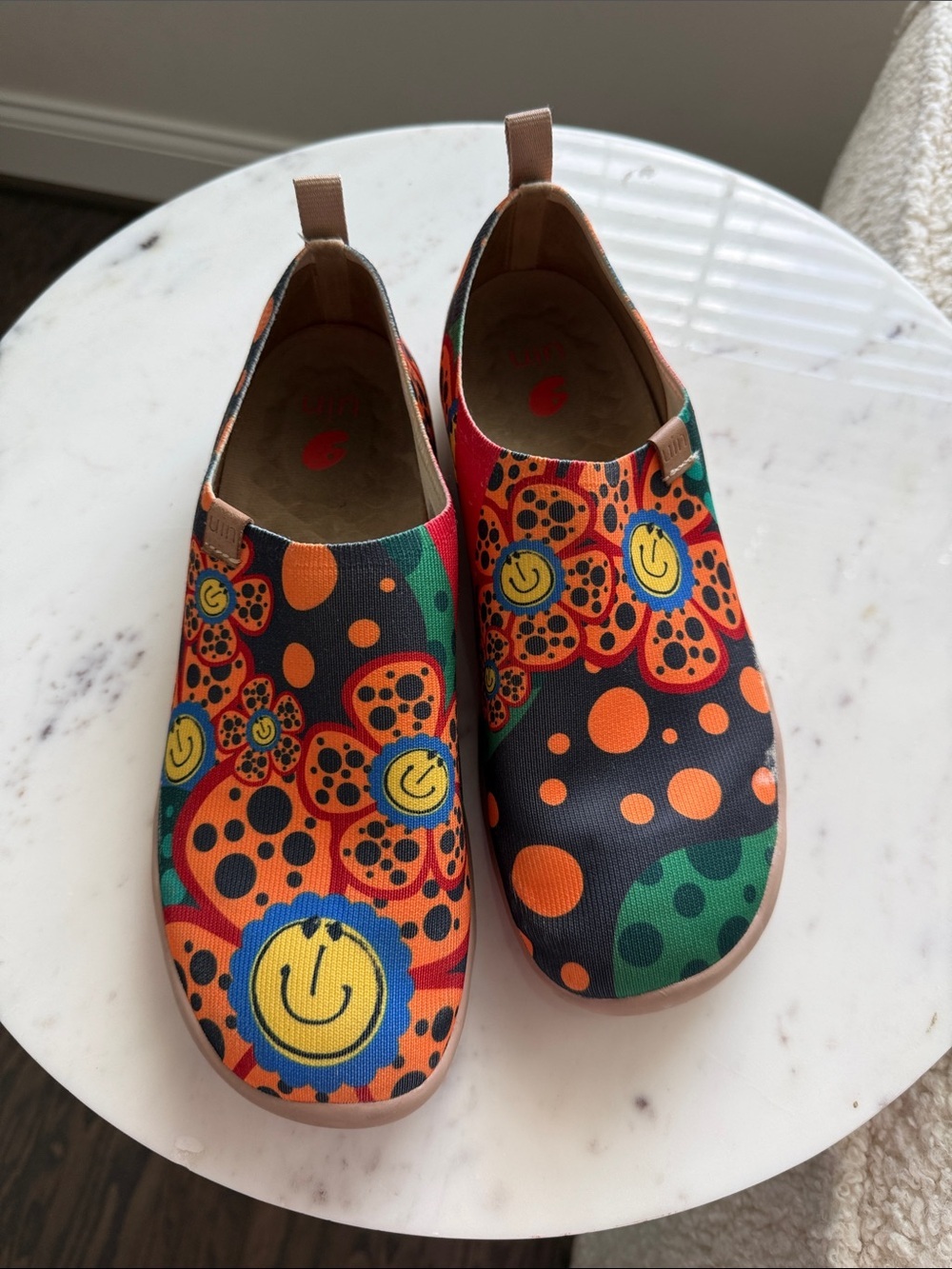 UIN Art Painted Shoes Size 10